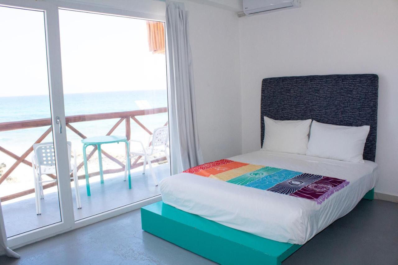 Esduma La Perla Hotel Isla Mujeres Exterior photo