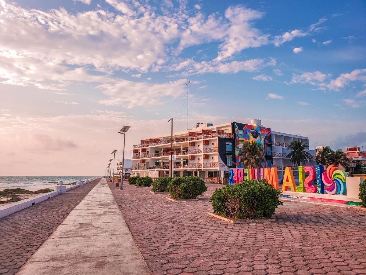 Esduma La Perla Hotel Isla Mujeres Exterior photo